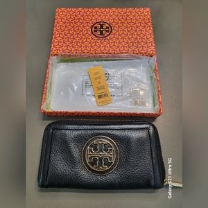 Tory Burch Amanda Zip Continental Wallet